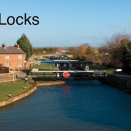 Idyllic Bungalow, Ideal Location In West Lancashire Burscough Dış mekan fotoğraf