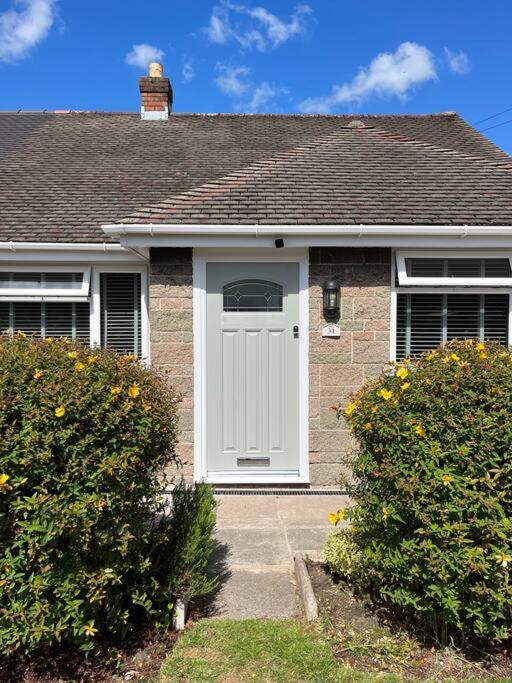 Idyllic Bungalow, Ideal Location In West Lancashire Burscough Dış mekan fotoğraf