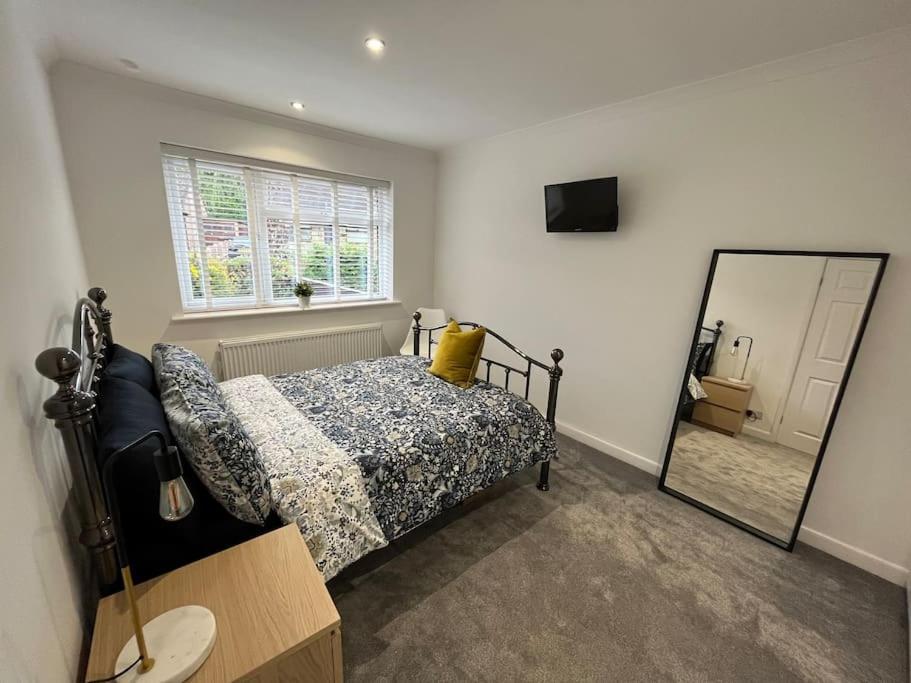 Idyllic Bungalow, Ideal Location In West Lancashire Burscough Dış mekan fotoğraf